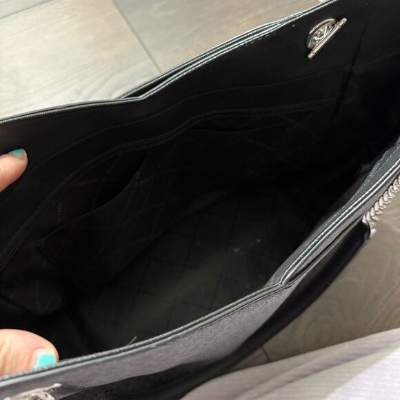 Michael Kors Women’s Large Black Jet Set Chain Handbag Purse - Picture 4 of 6